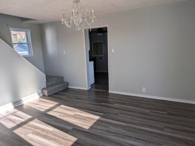 Photo - 3 Bedroom 1.5 Bathroom with garage