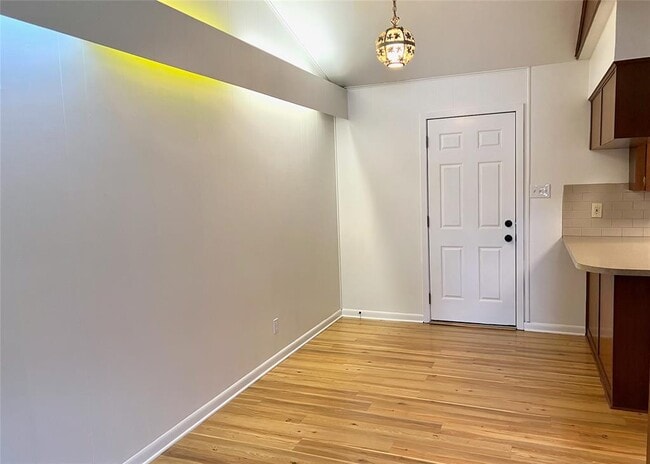 Photo - 1907 Rabb Rd