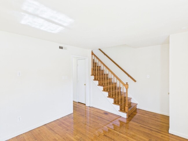 Photo - 5500 Stella Rd