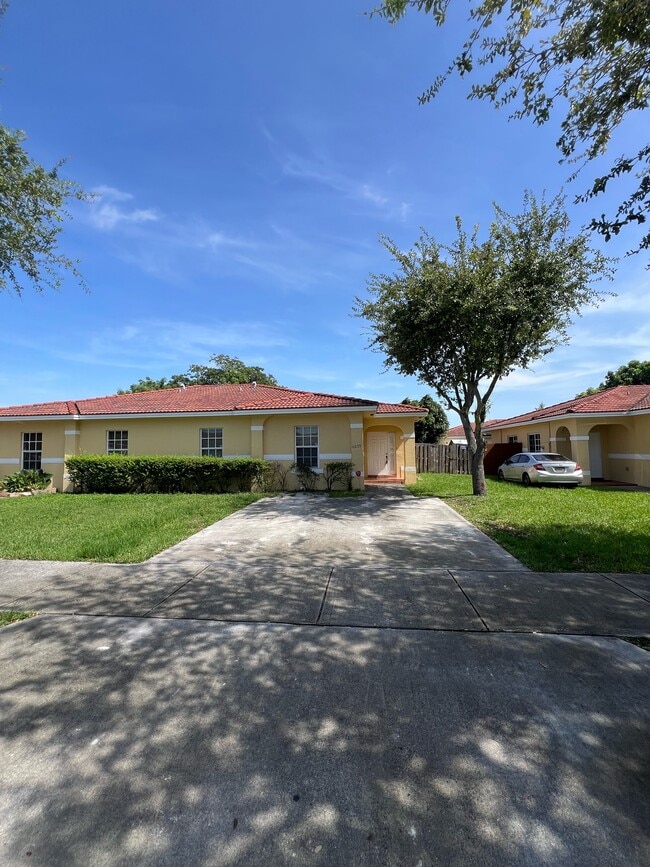 Photo - 12233 SW 215th Terrace