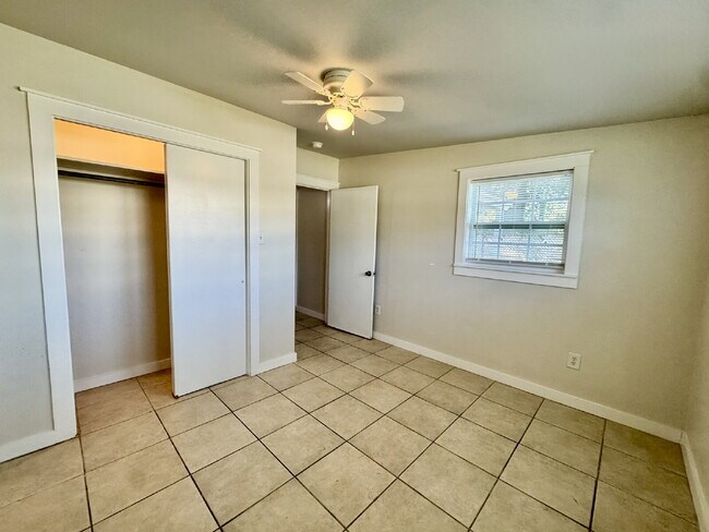 Photo - "Charming 2 Bed/1 Bath Home in Panama City Beach, FL - Your Perfect Beach Getaway!" Unit B