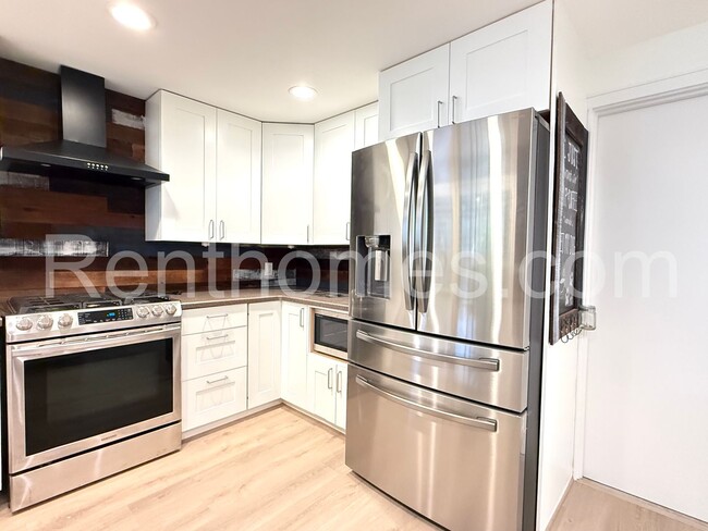 13710 Utopia Rd