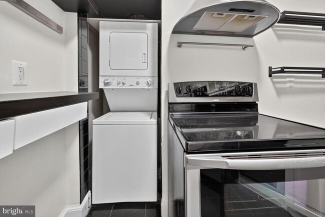 Photo - 3120 R St NW Unit 207