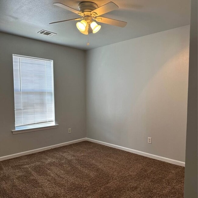 3205 Ludwig St Unit 3205 Ludwig Unit B