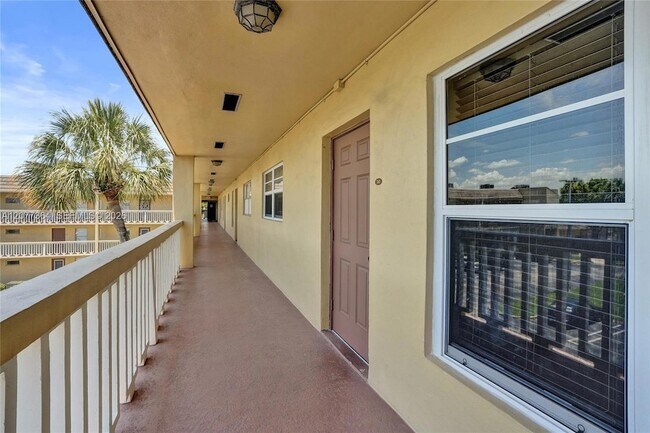 5961 NW 61st Ave Unit 310