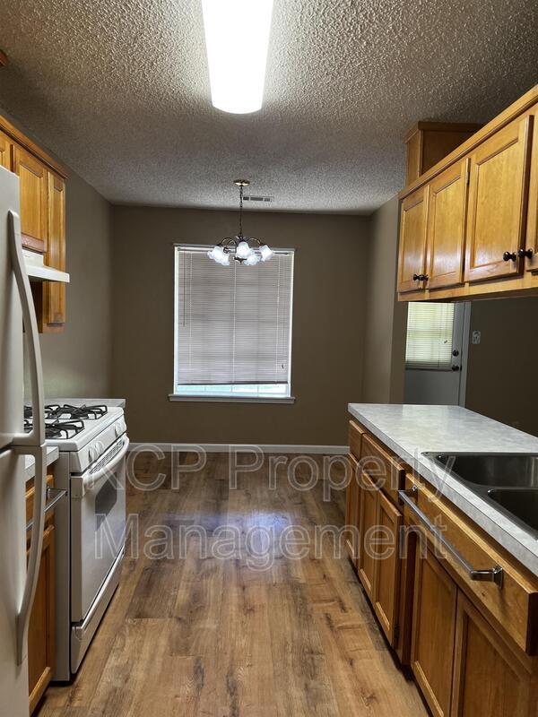 Photo - 900 S 38th St