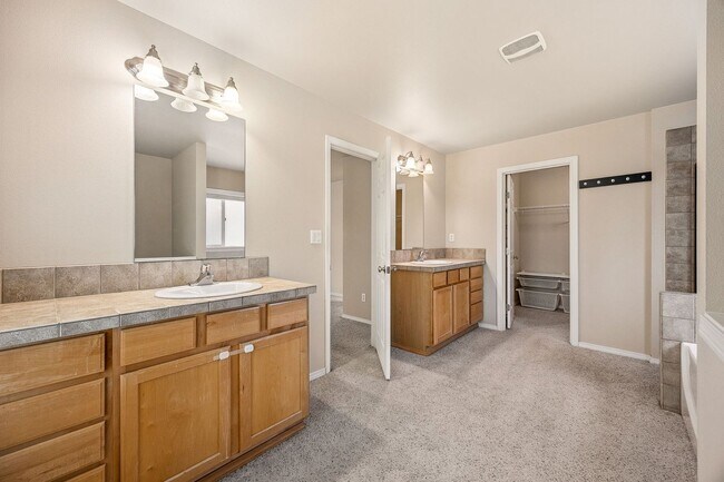 Photo - 3 Bedroom 2.5 bath Foxglove Meadows Home $3495.00