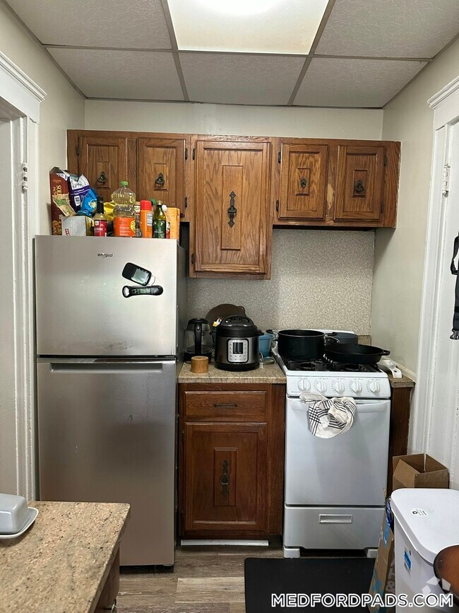 Building Photo - 63 Fellsway W Rental