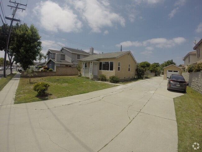 Building Photo - 9453 Cedar St Rental