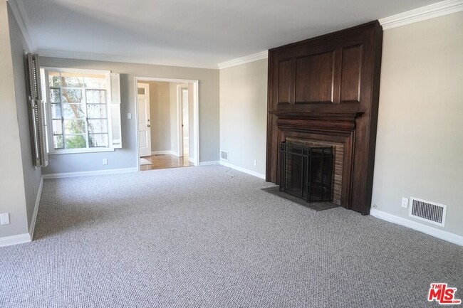 Photo - 951 Masselin Ave