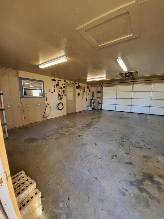 Photo - FOR LESE!! Country Living