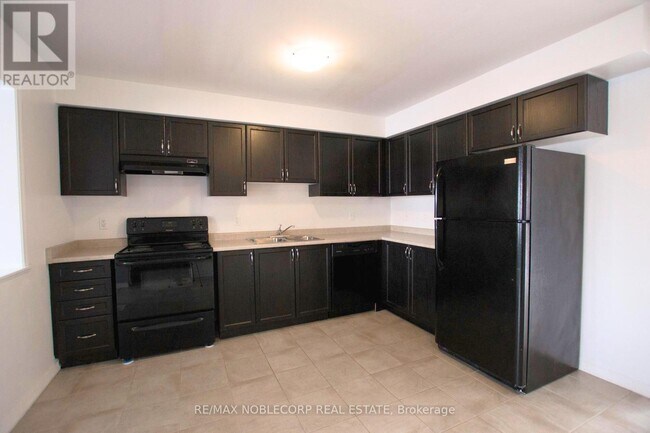 Photo - 1287 Coleman Cres
