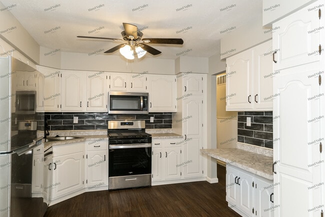 Photo - 1100 Ozment Dr