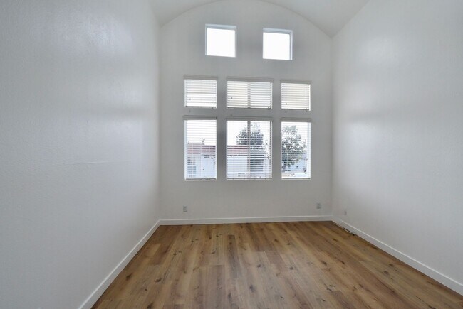 Photo - 425 N Alvarado St Unit 110