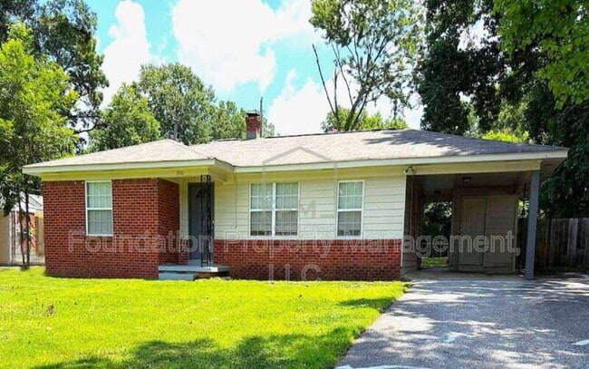 Building Photo - 3710 Elm Park Rd