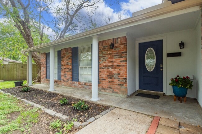 Photo - 5704 Leggett Ln