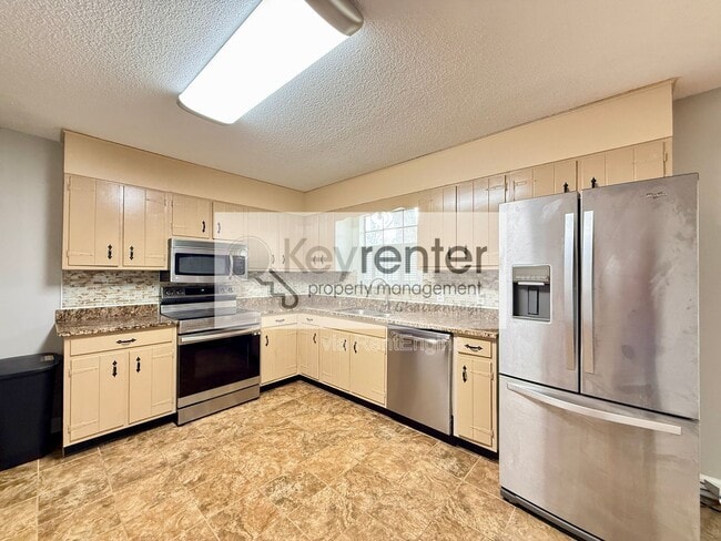 Photo - 1300 Highcrest Dr