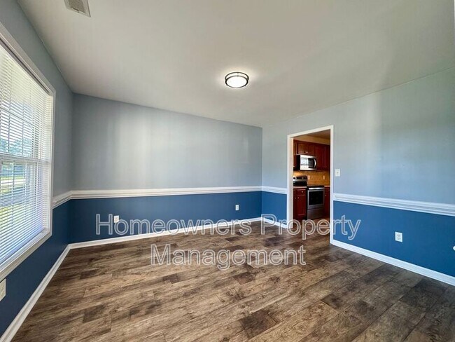 Photo - 105 Bluebonnet Oak Ct