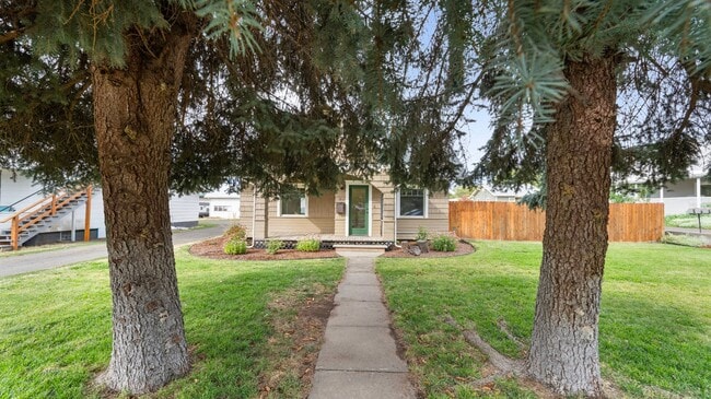 25 SE 6th St