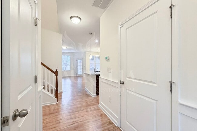Photo - 907 Saratoga Dr