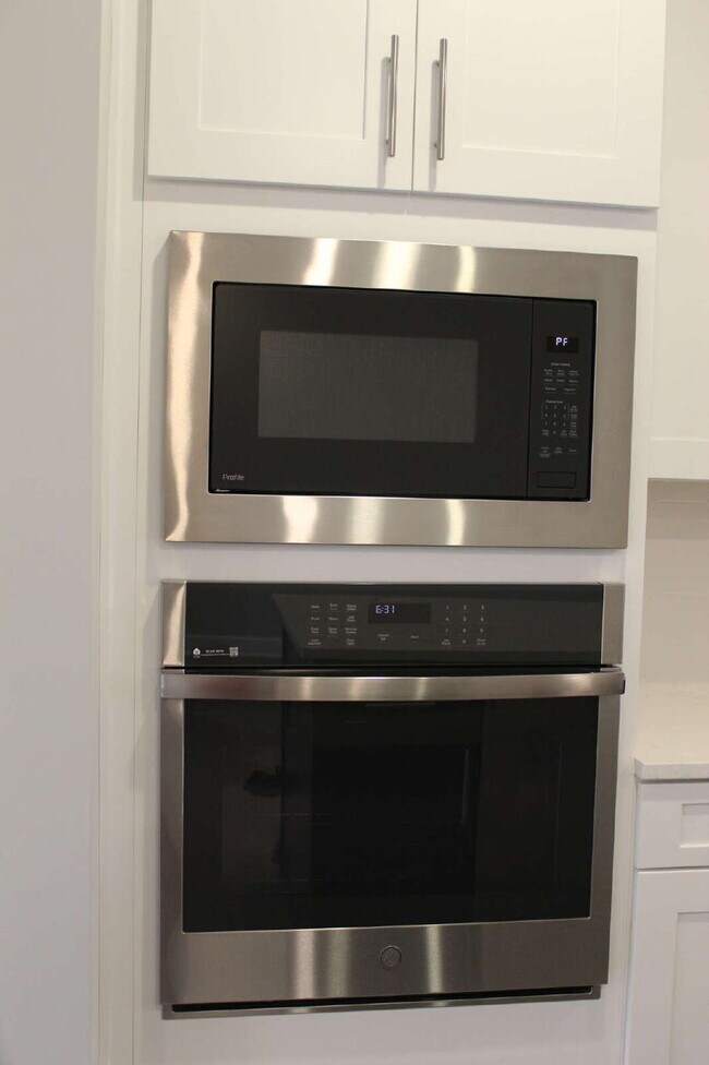 Photo - Exquisite 3-Bed Townhouse in Moon Township...