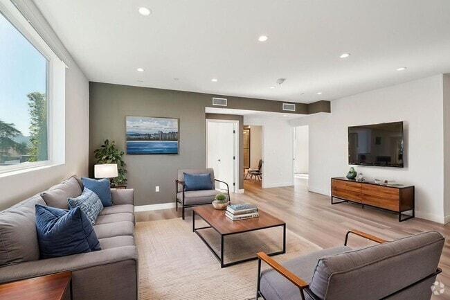 Building Photo - IM 21 Unit 201 Rental