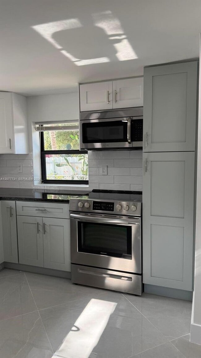 Photo - 305 NE 58th Terrace
