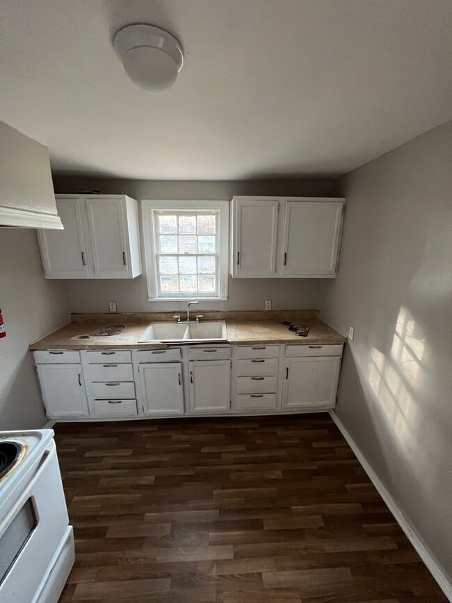 Photo - 3 Bedroom ready to go with Central Air and Heat!!