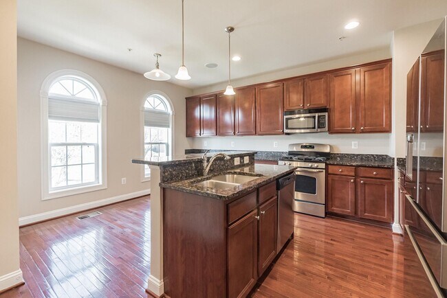 Photo - 513 Girard St