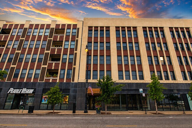 4015 N Milwaukee Ave Unit 416