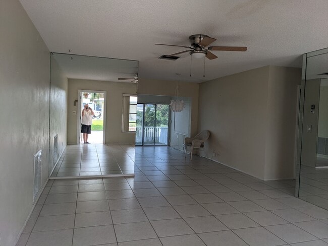 Photo - 4709 NW 47th Ave