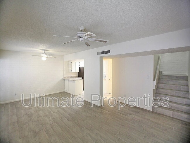 Building Photo - 1734 W Tuckey Ln