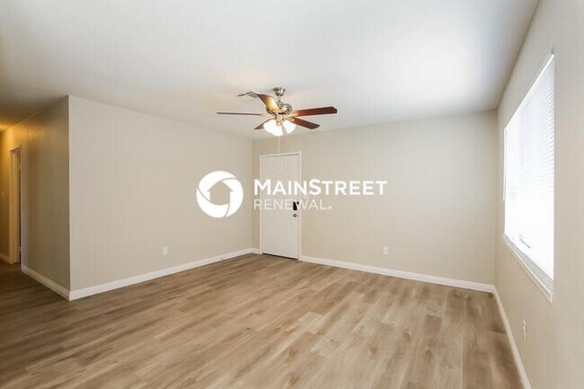 Photo - 4 Bedroom Pet-Friendly Home in North Las Vegas, NV with Main Street Renewal