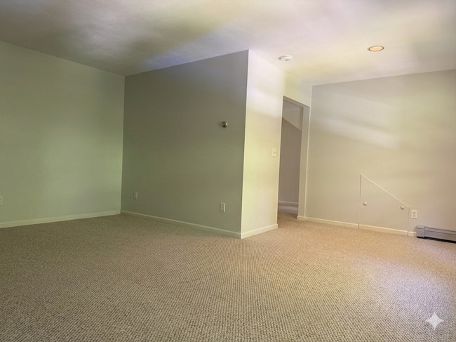 Building Photo - 100 White Birch Dr Unit 100 White Birch Drive