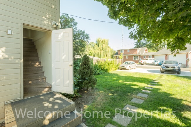 Photo - 209 SE 6th St Unit 209 SE 6th St,  B