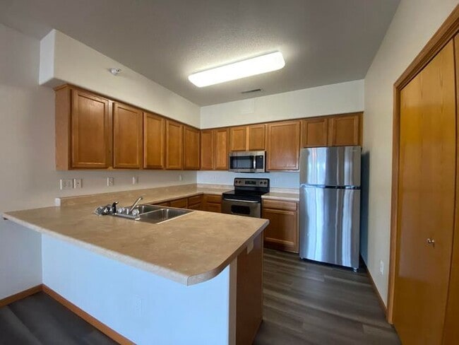 Building Photo - $1,300 | 2 Bedroom, 1 Bathroom Condo | Pet...