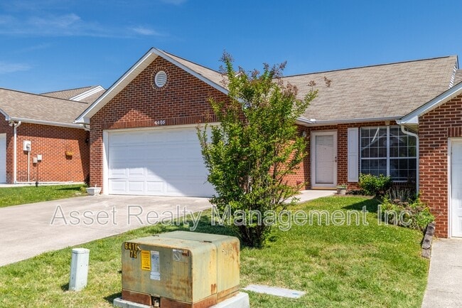 Photo - 4405 Greenfern Way