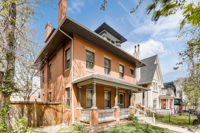 Photo - 1433 Downing St