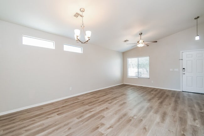Photo - 39173 Kelly Cir