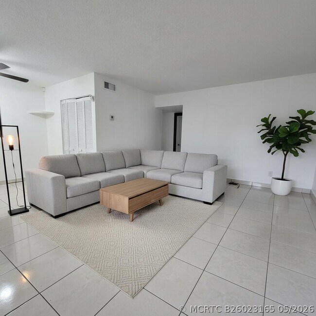 Photo - 1201 SW 52nd Ave Unit 202-2