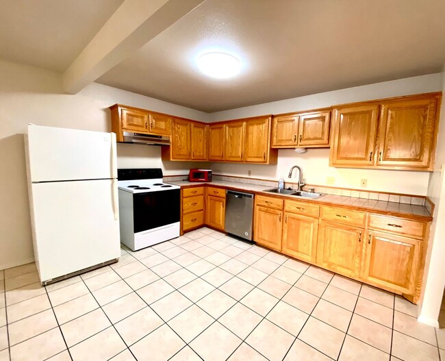 Photo - 9650 Front St