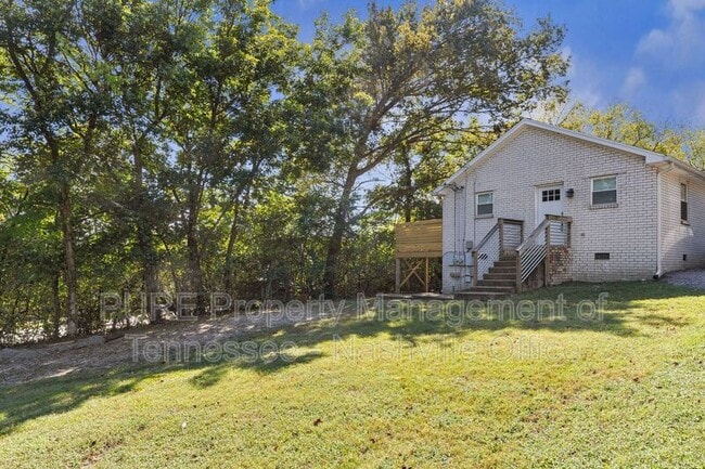 Photo - 622 Maplewood Ln