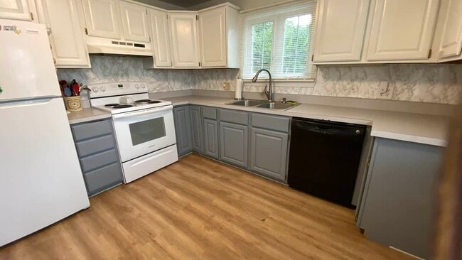 Photo - 72 Holyoke St