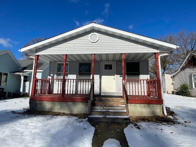 Building Photo - 1019 Grove-