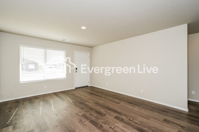 Photo - 10105 E King Pl