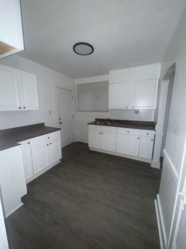 Photo - Lower Unit Duplex