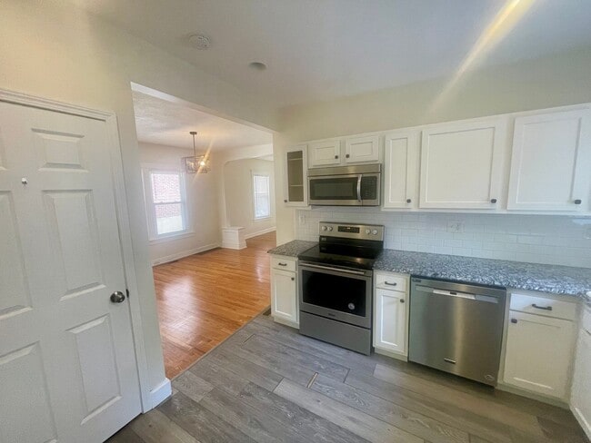7667 Lindbergh Dr