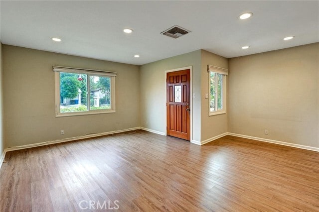 Photo - 5863 Alonzo Ave