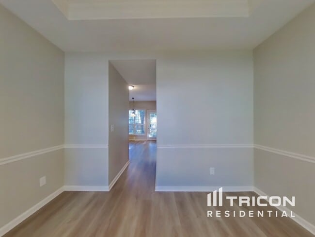 Photo - 202 Harris Ct