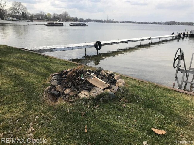 Photo - 381 E Shore Dr